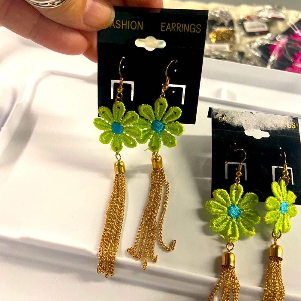 Green & Gold flower dangle earrings.